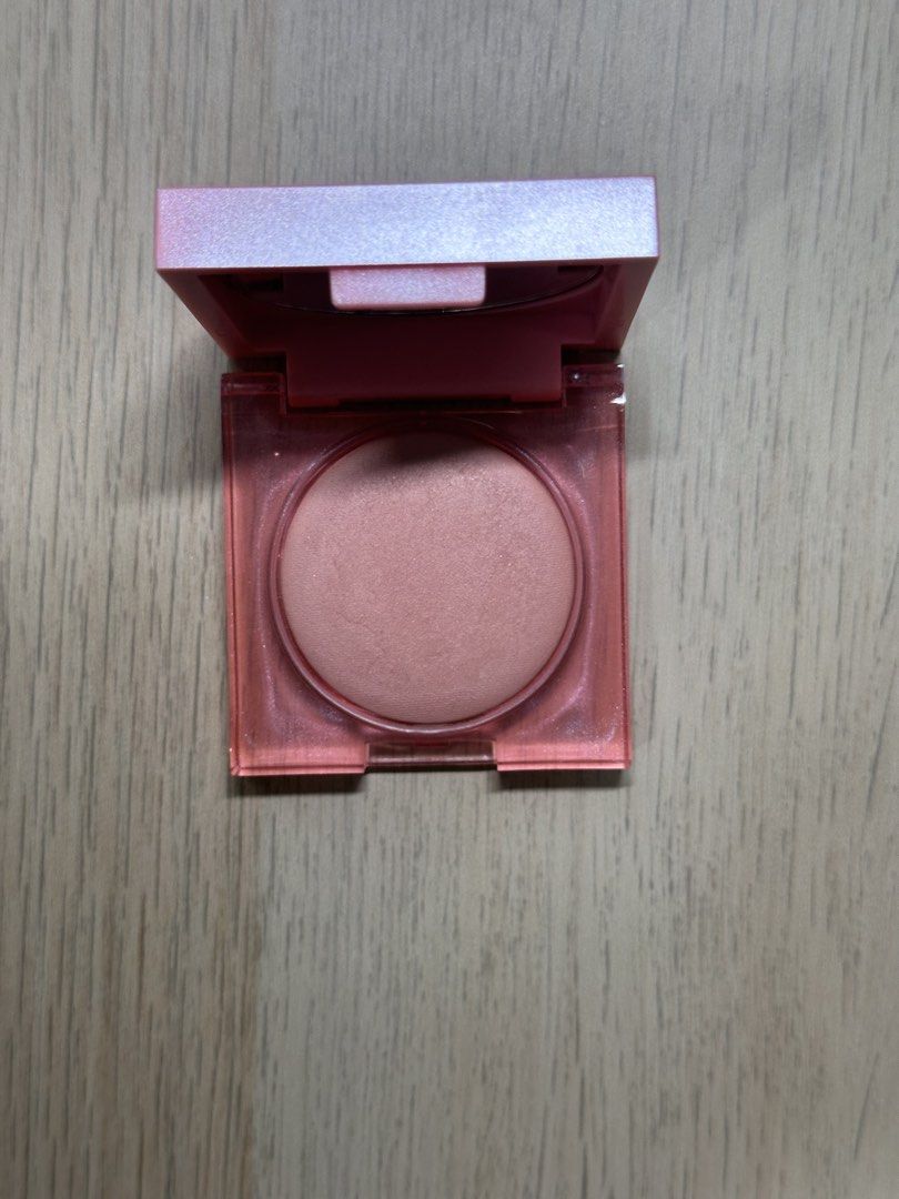 DETAIL Silk Touch Diffused Blush - Sistine (Category: Makeup) located in Taguig. Submitted by mandms09 (Listing ID 1448735845, Image 3). Description: - Shade: Sistine (Peachy-Pink) - Formula: Pressed Powder - Packaging: Clear Pink Case - Net Weight: 4.0g - Effect: Natural Flush.
