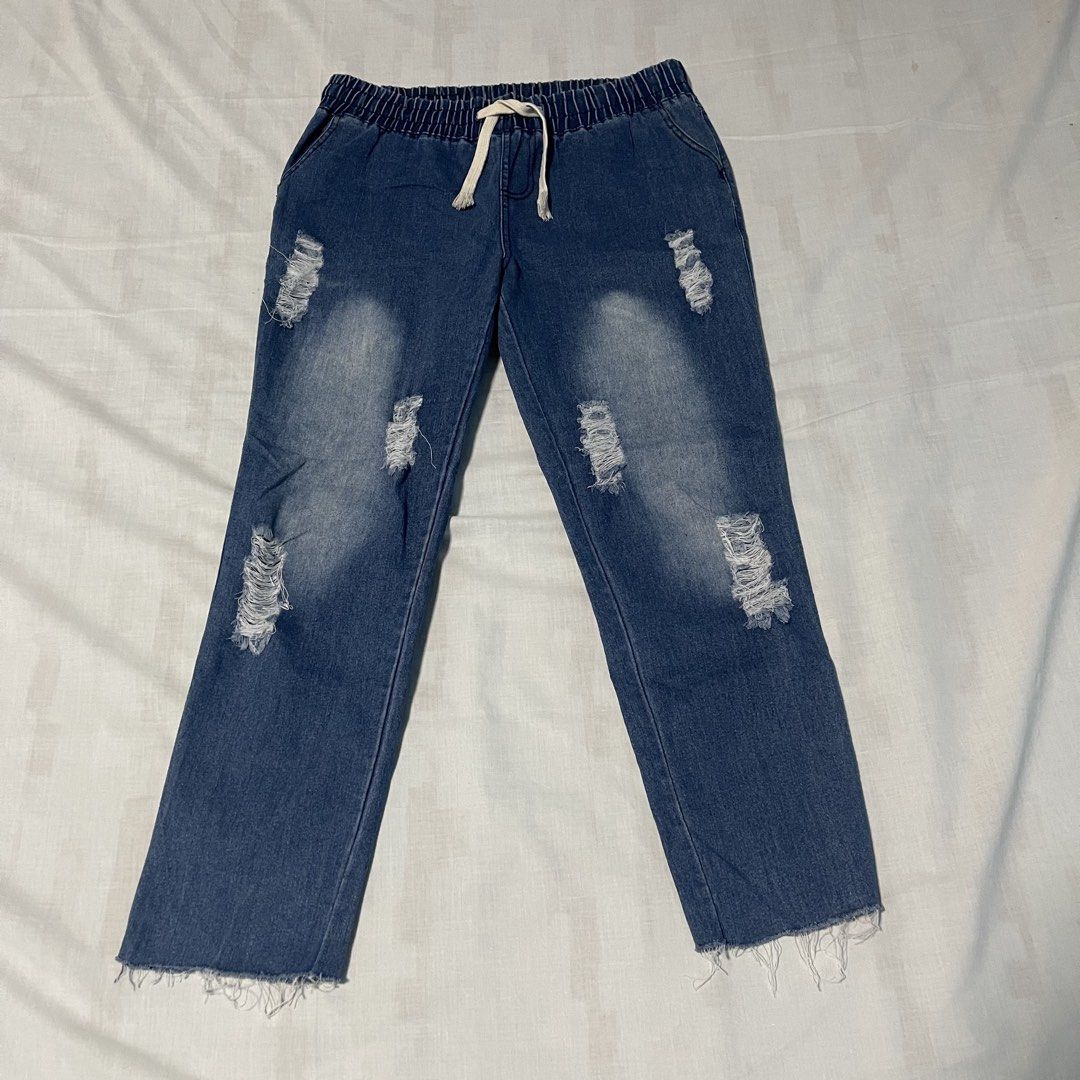 Distressed Denim Jeans with Drawstring Waist (Category: Jeans) located in San Ildefonso. Submitted by rgdeclutters (Listing ID 1448836929, Image 3). Description: L 32" W 26-30".