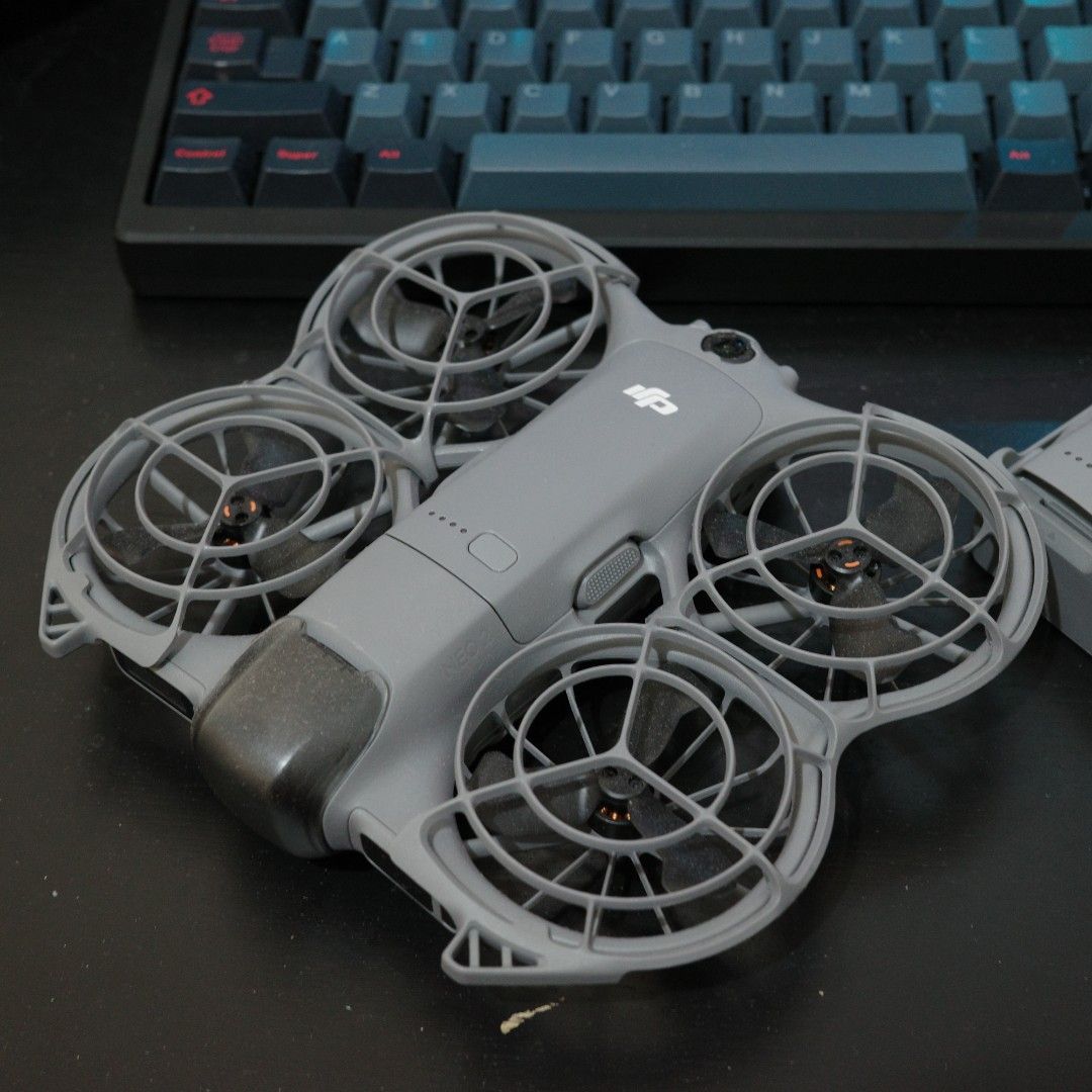 DJI Neo 2 with 3 Batteries (Category: Drones) located in Makati City. Submitted by ronbelleza (Listing ID 1448706452, Image 2). Description: Have some scratches and scuffs due to usage with box with 3 battery and charger no remote loc: san fernando city, la union.
