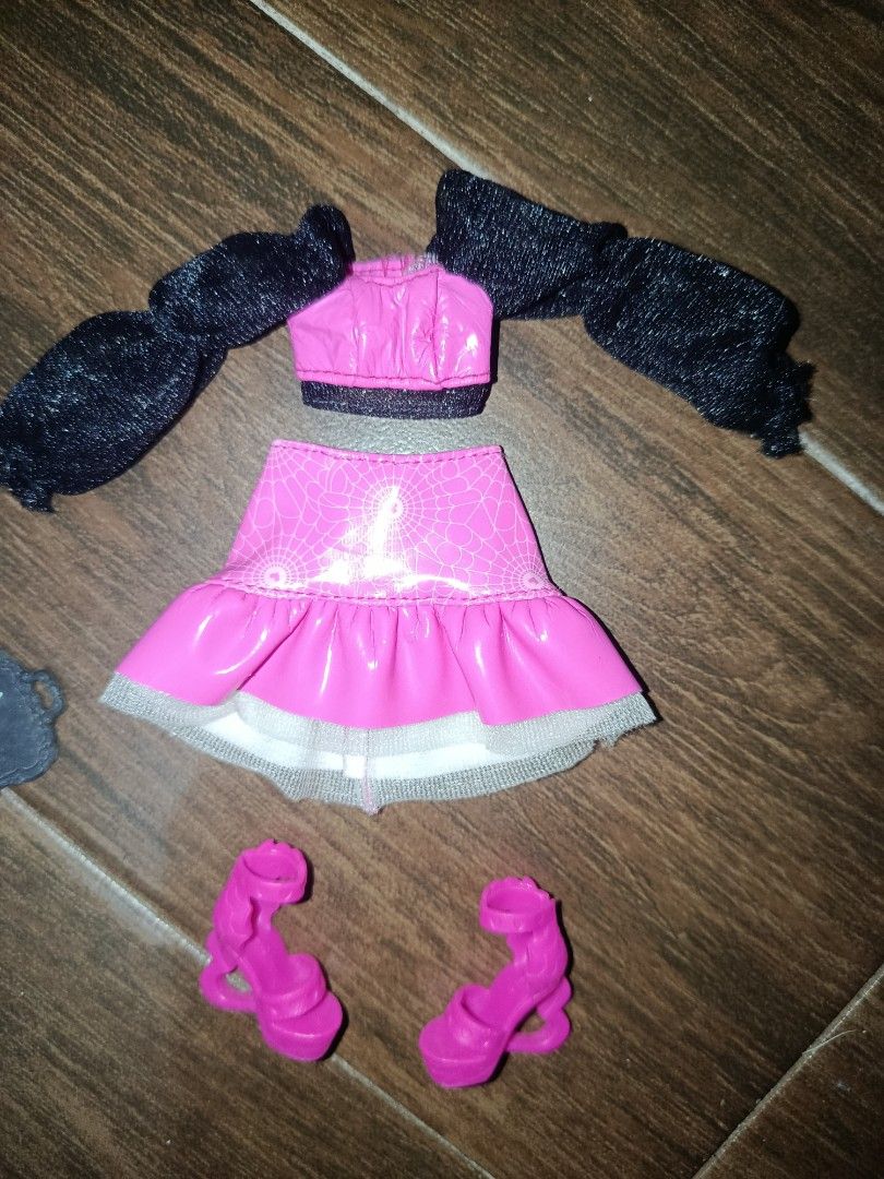 MONSTER HIGH G3 Doll Outfit & Accessories Set (Category: Kids Toys) located in Marikina City. Submitted by ashieeemea (Listing ID 1448773993, Image 2). Description: Doll clothes and accessories set: pink top & skirt, black pigtails, pink heels, headband, glasses, and tray. Perfect for doll customization..
