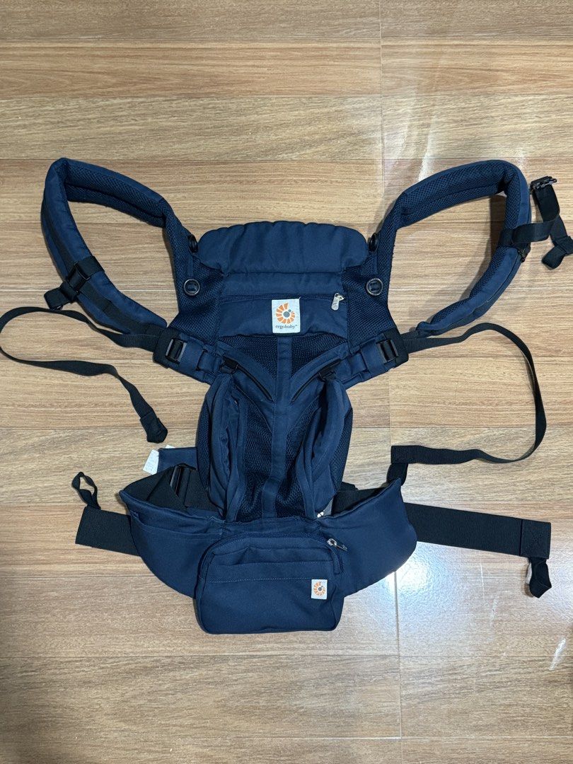 Ergo omni 360 cool air (Category: Carriers & Slings) located in Pasig City. Submitted by myclosetdiaries_ (Listing ID 1448814497, Image 1). Description: No box still in condition with signs of use.