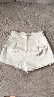(Category: ) located in . Submitted by oopssallcloset (Listing ID 1448723917, Image 1). Description: .