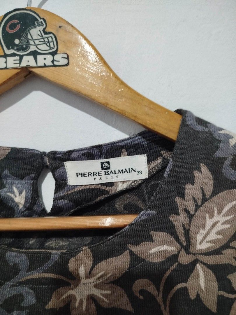 Floral Print Short Sleeve Top (Category: Blouses) located in Manila. Submitted by boldlion_eb5ed7 (Listing ID 1448807579, Image 2). Description: MEDUIM ON TAG NO ISSUE EXCELLENT CONDITION 350 + SF MODE OF PAYMENT G CASH.