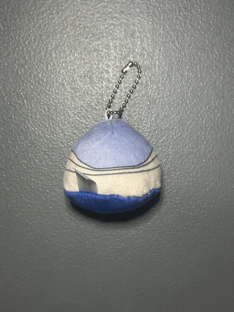 Frieren Gachapon - Himmel Plush Keychain (Category: Plushies & Soft Toys) located in Makati City. Submitted by spiralshop (Listing ID 1448831018, Image 2). Description: May have some light scuffs, but mostly like new. Made in China. Mode of payment: GCash.