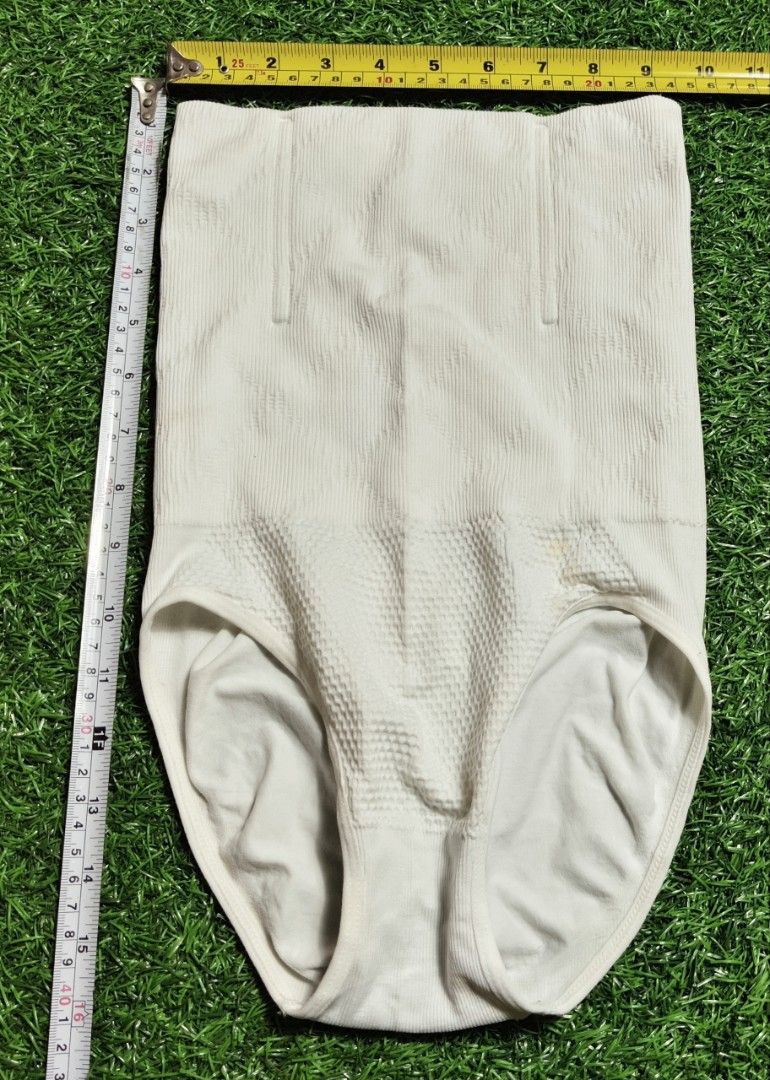 Girdle Code : 1 (Category: New Undergarments & Loungewear) located in Sungai Buloh. Submitted by Zirahh.BndleNightware (Listing ID 1448856101, Image 1). Description: 9/10.