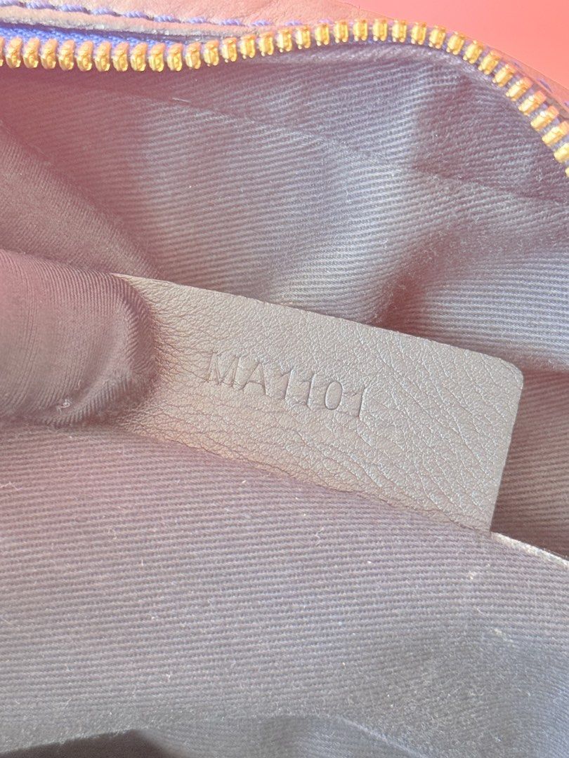 Givenchy nightingale distress 💯 authentic (Category: Luxury Bags & Wallets) located in Manila. Submitted by _prettyquick (Listing ID 1448703839, Image 3). Description: Preowned Pls manage your expectations 100% authentic.