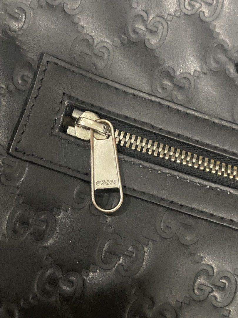 Gucci Guccissima Leather Flat Messenger Bag (Category: Luxury Bags & Wallets) located in Cebu City. Submitted by rael8. (Listing ID 1448873023, Image 3). Description: Good condition, minor wear Can send more photos/videos when interested and requested. Bag only. Money back if fake. Meet-up (Cebu City) Shipping.