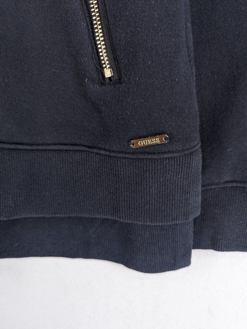 GUESS Los Angeles Zip-Up Hoodie (Category: Coats, Jackets and Outerwear) located in Kuala Terengganu. Submitted by zulcyyzo91 (Listing ID 1448757369, Image 2). Description: Pit 21 Labuh 30.5 Kondisi 8.9/10.