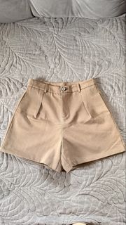 (Category: ) located in . Submitted by oopssallcloset (Listing ID 1448723594, Image 1). Description: .