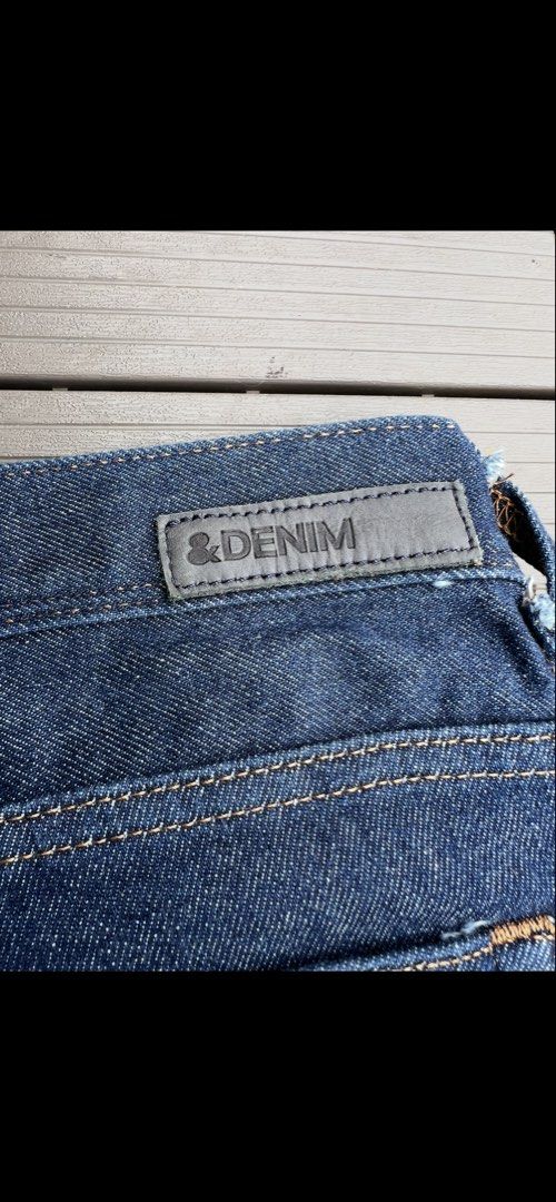 H&M jeans brand new (Category: Jeans) located in Manila. Submitted by dos05 (Listing ID 1448819537, Image 3). Description: Brand new bought at trinoma Never used but washed once No issues Slim fit Actual dimensions in inches Waist 32 Length 39 Hem 7.5 Decluttering qc area Shipping via lalamove or grab.