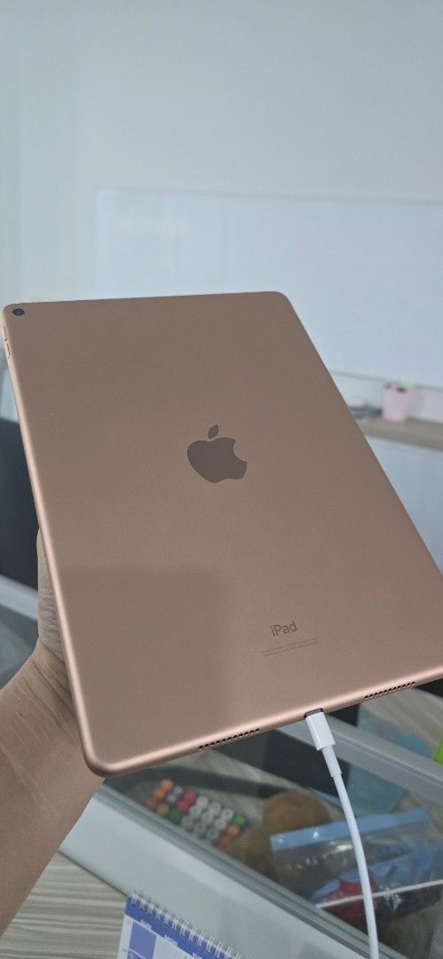 (Category: iPad) located in Singapore. Submitted by th0mth0m (Listing ID 1448848933, Image 2). Description: Only used for app and program prototype testing. Not a daily driver. - iPad Air 3rd Generation - Color: Rose Gold - Storage: 64GB - Latest iPadOS 17.5.1 installed - Good working condition - Charger included.