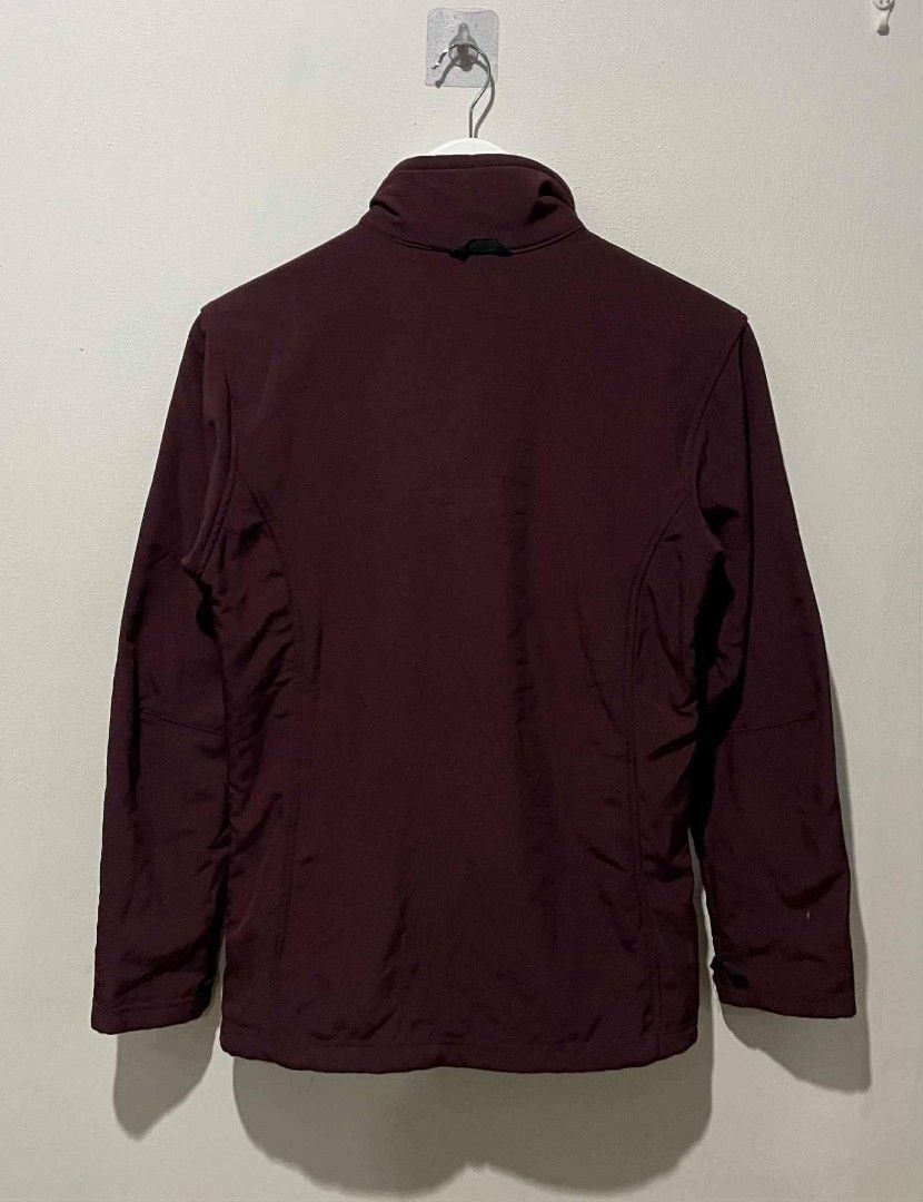 Jack Wolfskin Womens Fleece Jacket (Category: Coats, Jackets and Outerwear) located in San Carlos City. Submitted by latumsthrift (Listing ID 1448816147, Image 2). Description: Jack Wolfskin Womens Fleece Jacket Size medium(asia) on tag Dimes 18 x 26 Excellent Condition Dm📩.