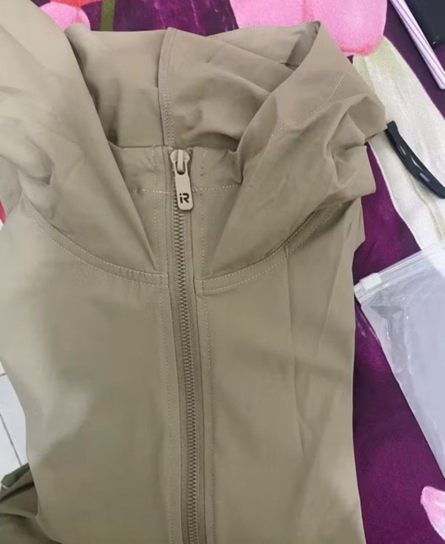 Jaket reytorm anti uv hoodie (Kategori: Baju Luaran) berada di Sleman. Dikirim oleh prelovedinajasis (ID iklan 1448755784, Gambar 2). Deskripsi: 🎀masih bagus no defect 🎀size M 🎀warna khaki 🎀cepet2an ya lgsg co via oren ⬇️.