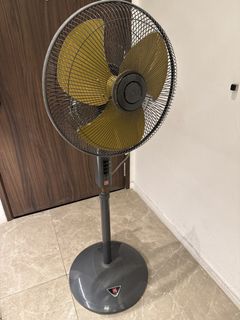 (Category: ) located in . Submitted by xenowin (Listing ID 1448832470, Image 1). Description: .