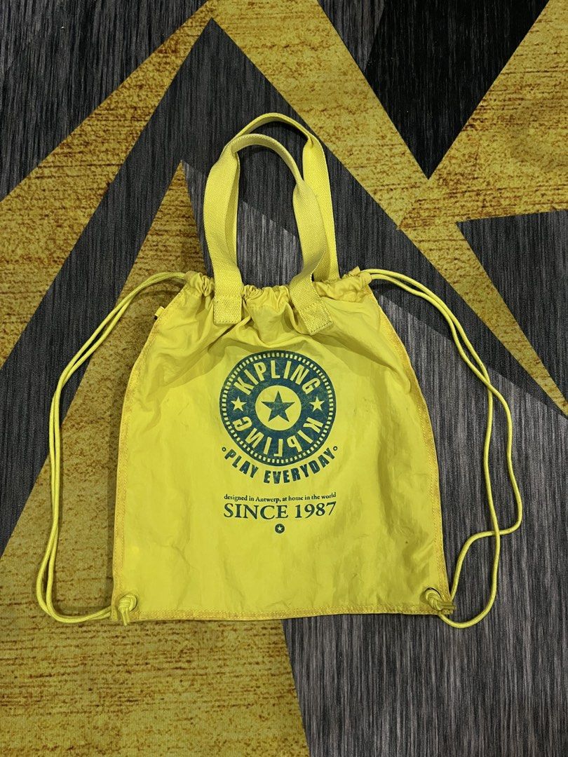 Kipling string bag (Category: Backpacks) located in Pasir Mas. Submitted by hasanimuha55033 (Listing ID 1448839520, Image 1). Description: Rm40.