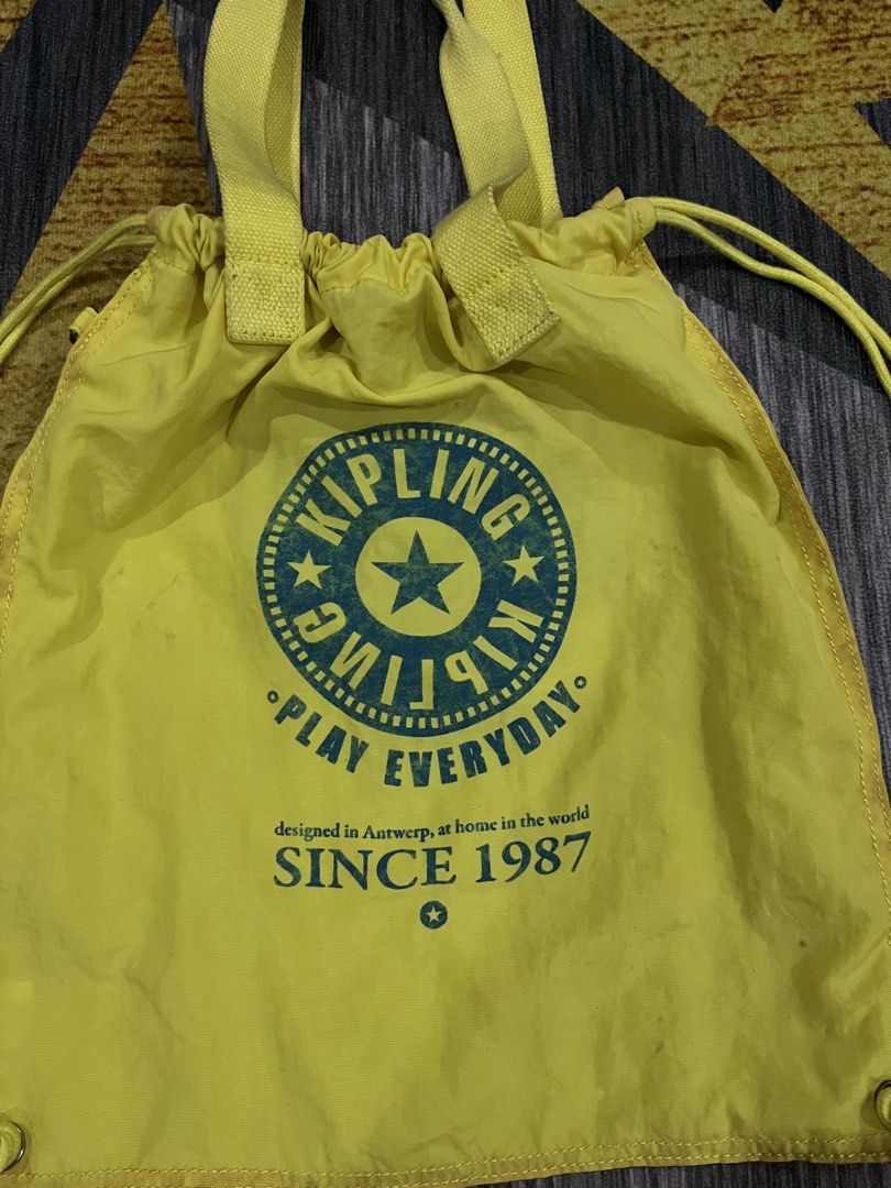 Kipling string bag (Category: Backpacks) located in Pasir Mas. Submitted by hasanimuha55033 (Listing ID 1448839520, Image 2). Description: Rm40.