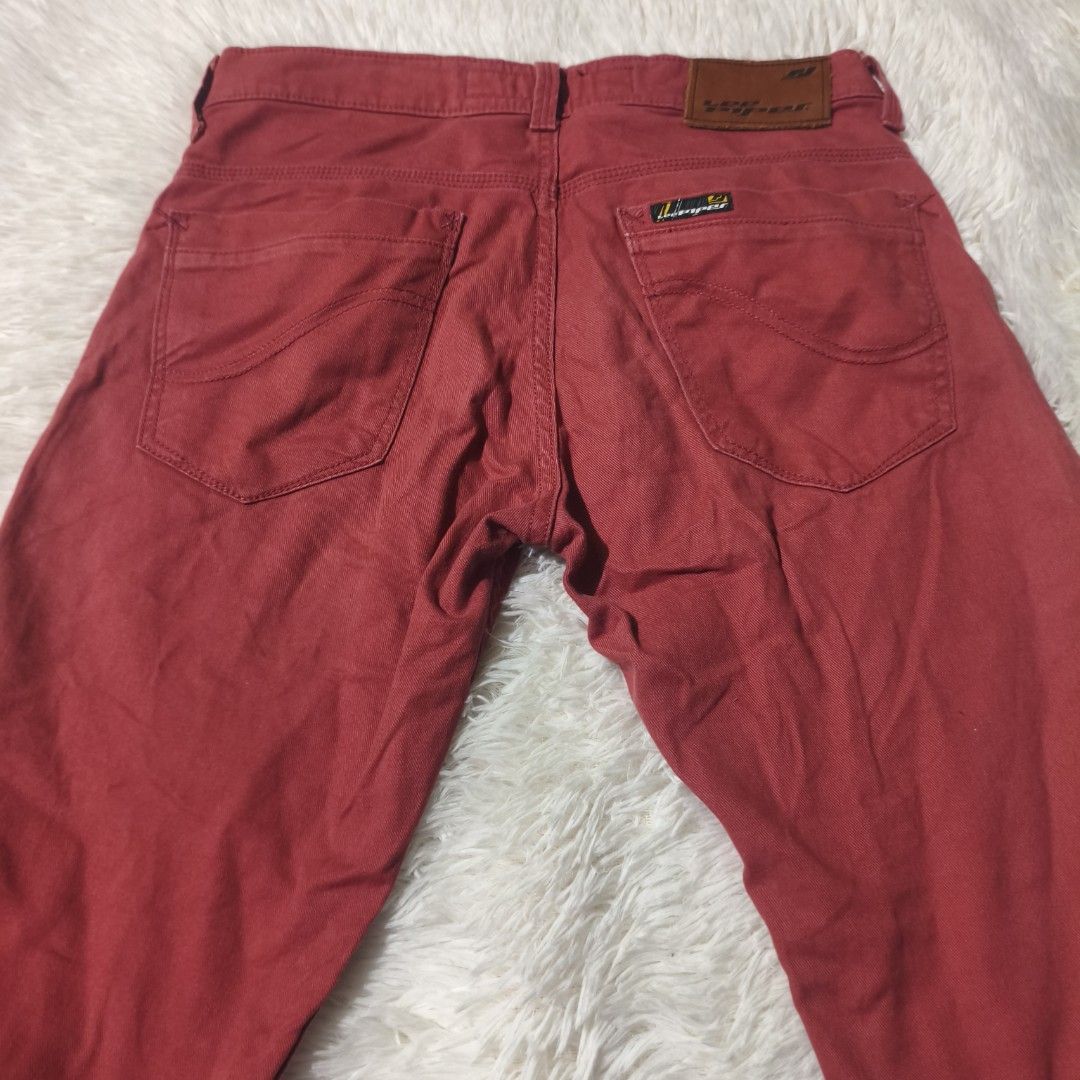 Lee Pipes Jeans (Category: Jeans) located in Manila. Submitted by venizz (Listing ID 1448832889, Image 3). Description: Waist Size: 27 inches Length: 33.5 inches Leg size: 11 inches Hem Size: 15 inches - Good Condition 💵 Selling Price: ₱220.