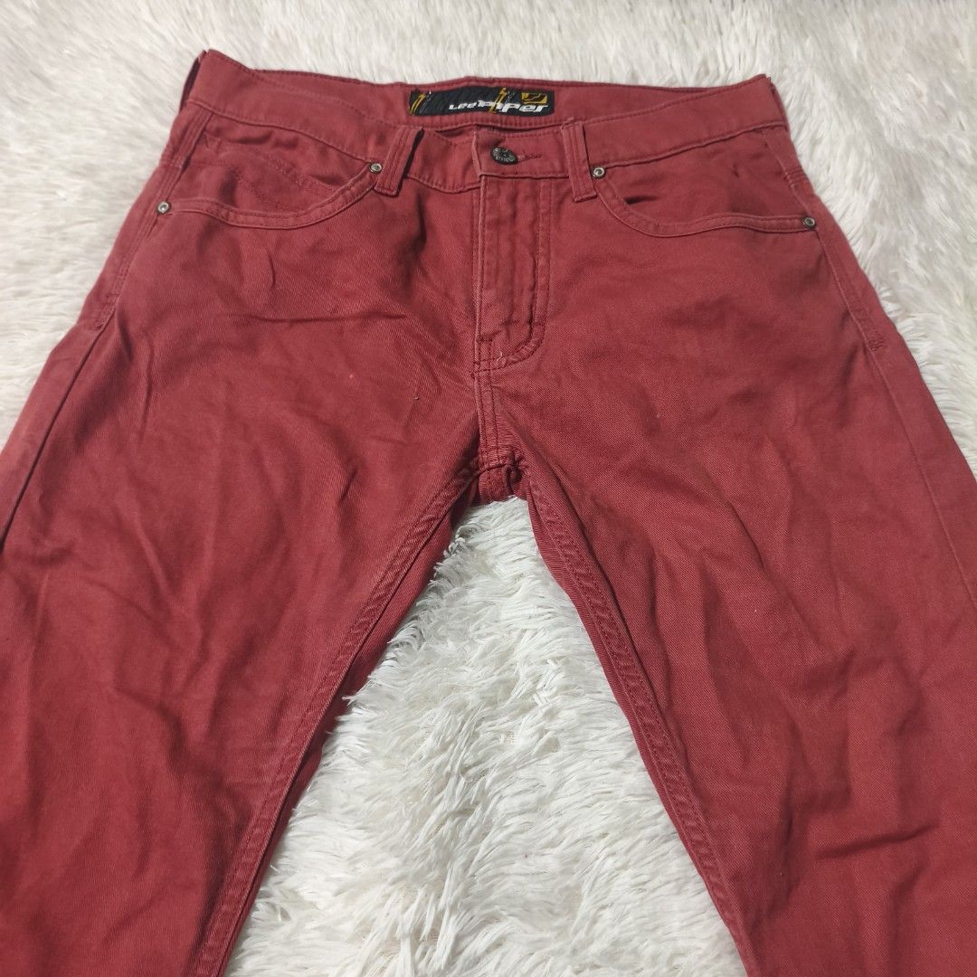 Lee Pipes Jeans (Category: Jeans) located in Manila. Submitted by venizz (Listing ID 1448832889, Image 2). Description: Waist Size: 27 inches Length: 33.5 inches Leg size: 11 inches Hem Size: 15 inches - Good Condition 💵 Selling Price: ₱220.