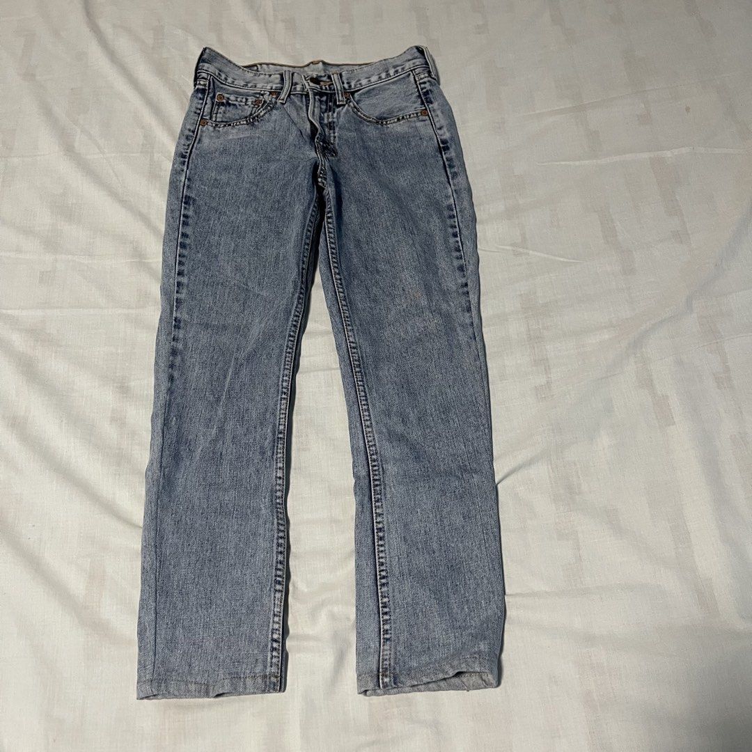 Levi's 577 Blue Denim Jeans (Category: Jeans) located in San Ildefonso. Submitted by rgdeclutters (Listing ID 1448837999, Image 3). Description: L 34" W 28".