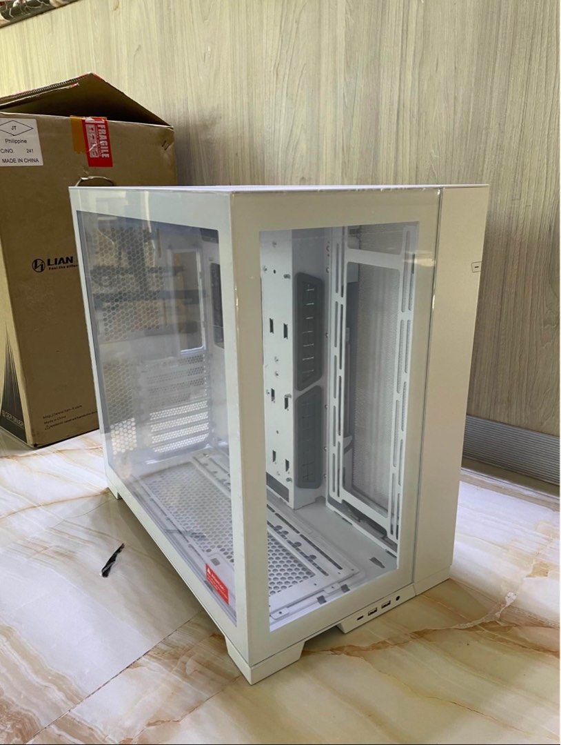 Lian Li O11 Dynamic EVO White PC Case (Category: Computer Parts) located in Manila. Submitted by lancelets (Listing ID 1448858984, Image 2). Description: Lian Li O11 Dynamic EVO PC Case (White) - Tempered glass panels for showcasing your build - Plenty of space for fans and radiators - Includes original box - Ready for your next PC project Meet up: Las Pinas, Alabang, Pasay, Taft Pick up: covered by buyer.