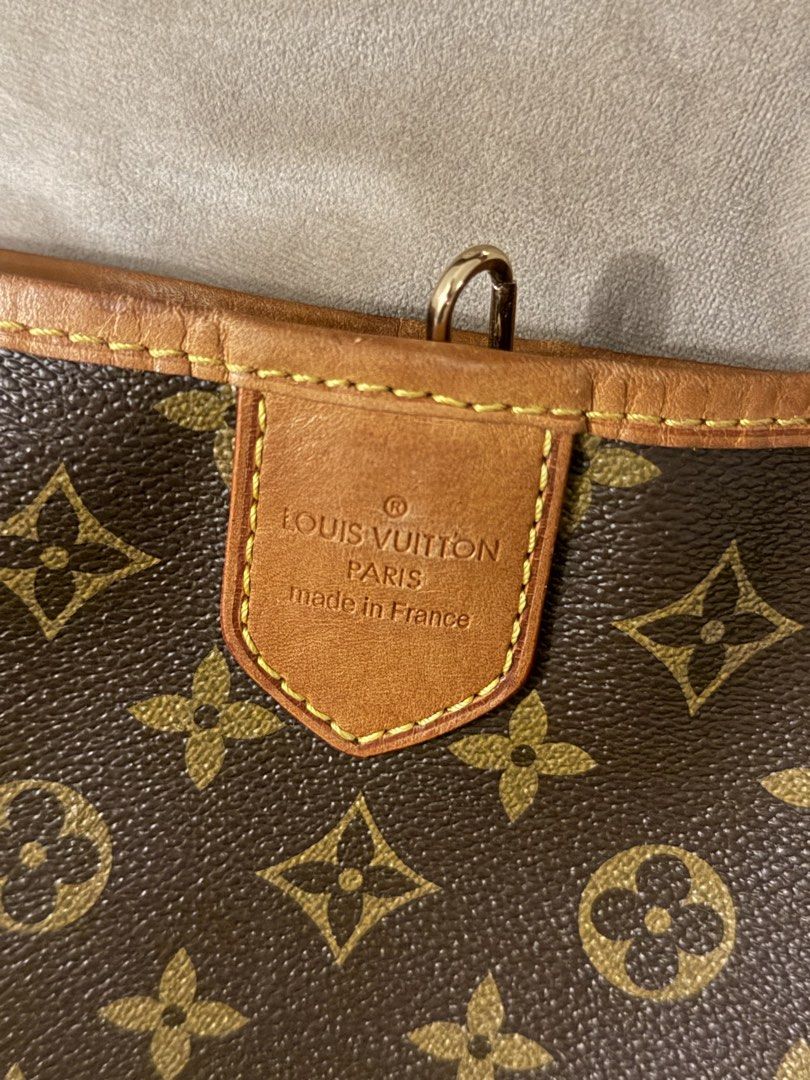 Louis Vuitton 2011 Hobo bag (Category: Luxury Bags & Wallets) located in Cebu City. Submitted by ttaglucop (Listing ID 1448838790, Image 3). Description: See pics for when worn, bought from a leather restorer. Didn’t get to authenticate (additional price for authentication and card) Bag in very good condition, can check all you want. See last pics for when worn and reference! :) price negotiable for sure buyers can do flexible payments also! .
