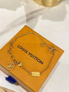 (Category: ) located in . Submitted by luxshare_preloved_ (Listing ID 1448755663, Image 1). Description: .