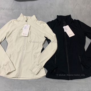 (Category: ) located in . Submitted by fashion.luxe (Listing ID 1448772440, Image 1). Description: .
