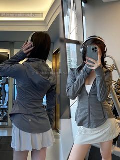(Category: ) located in . Submitted by fashion.luxe (Listing ID 1448774030, Image 1). Description: .