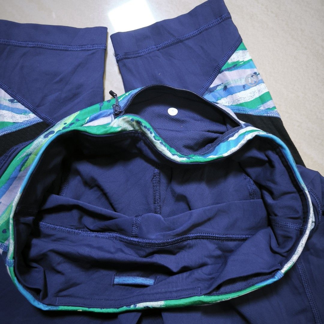Lululemon Pace Rival Crop Leggings dot 6 (Category: Activewear) located in Guimba. Submitted by naztystuff (Listing ID 1448720170, Image 2). Description: dot 6 13.5x30 Excellent No Flaws.