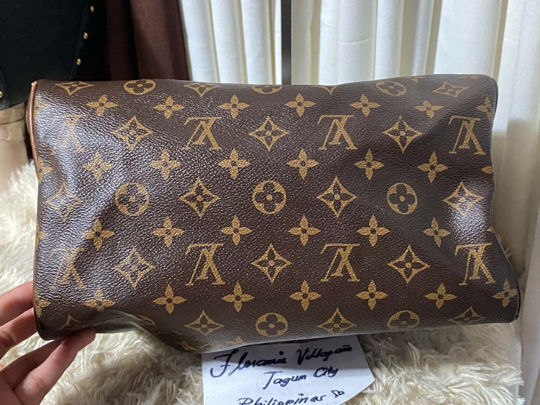 Lv bando 30 (Category: Luxury Bags & Wallets) located in Tagum. Submitted by luxbagelyas (Listing ID 1448696445, Image 3). Description: with flaws sa 2 pipings may pen marks sa loob dark vachetta good condition pa nmn.