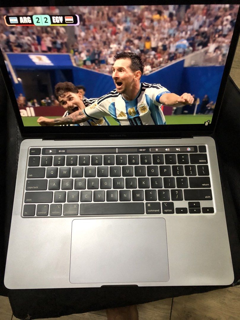 MacBook Pro 2020 touchbar 16gb/512gb SSD (Category: Laptops & Notebooks) located in Manila. Submitted by markheysus9 (Listing ID 1448873151, Image 2). Description: MacBook Pro 2020 touchbar 16gb/512gb ssd *no issue processor: Quad core intel core i5 display: built in retina 13.3inch (2560 x 1600) os: sonoma 14.6.1 free ms office price: 26.5 .