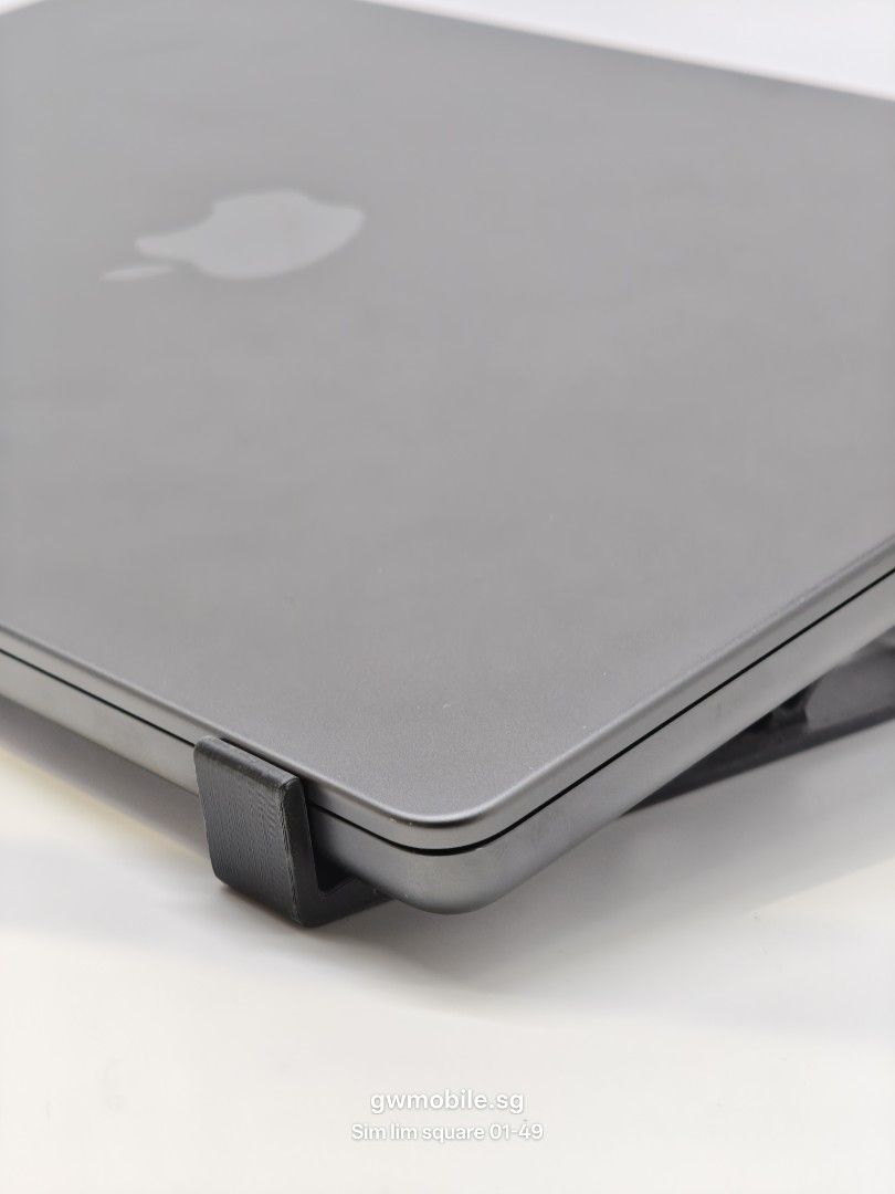 MacBook Pro M5 16/1TB 14 inch 58760505821667955855365