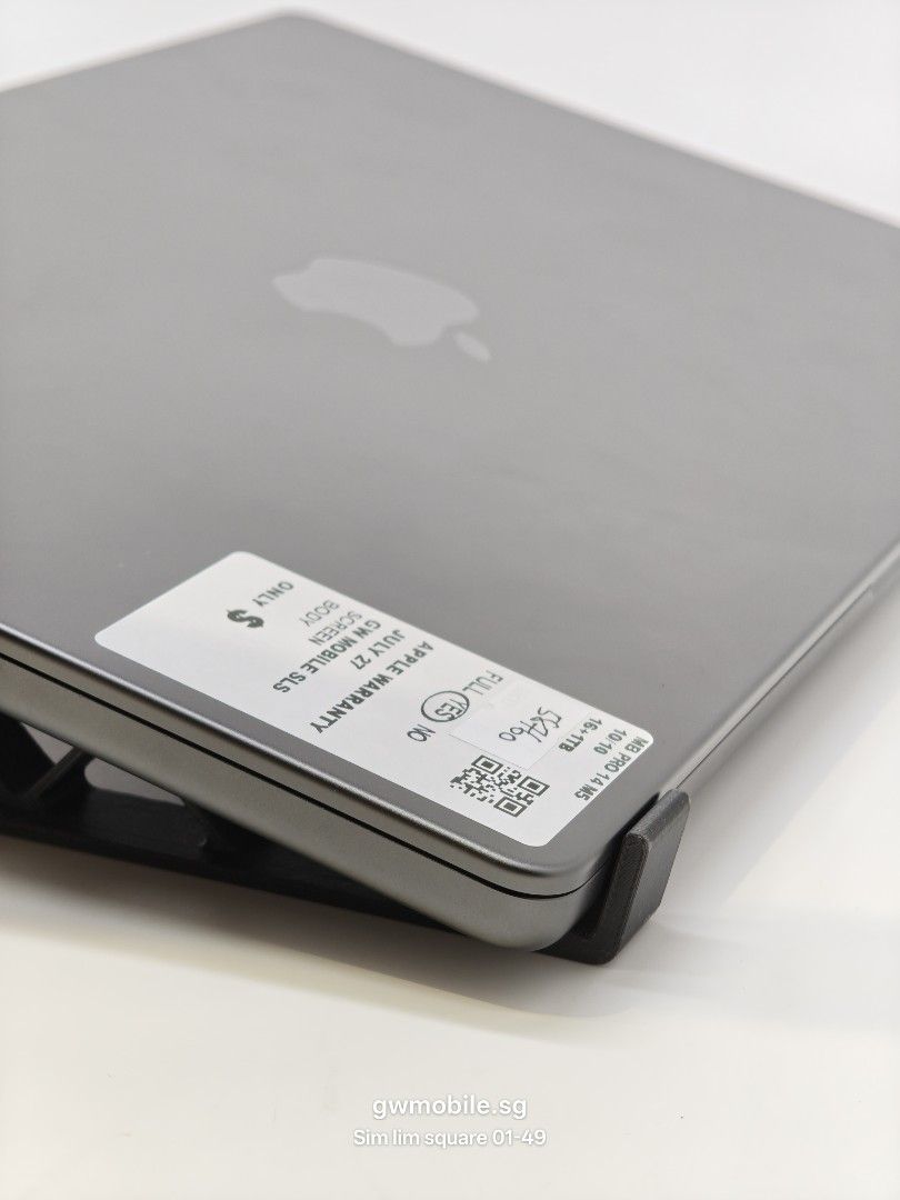 MacBook Pro M5 16/1TB 14 inch 58760505821667955855368