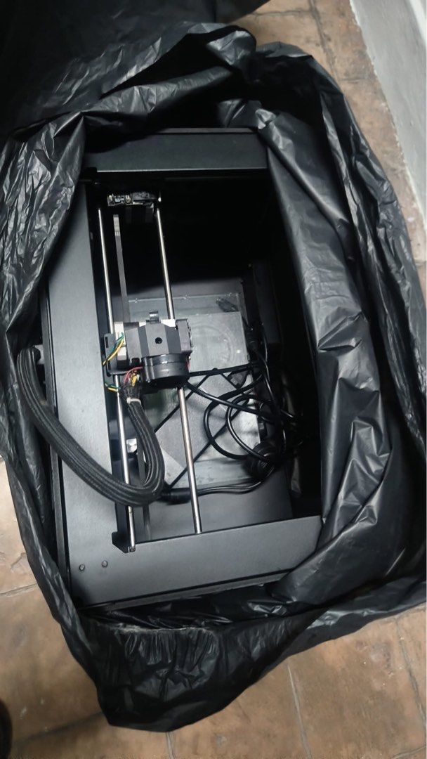 makerbot replicator 2 3d printer (Category: Printers, Scanners & Copiers) located in Singapore. Submitted by warrior6727 (Listing ID 1448858567, Image 2). Description: makerbot replicator 2 3d printer includes printer itself and it’s power brick if uw blue 1kg spool need add $15 self collect only thanks .