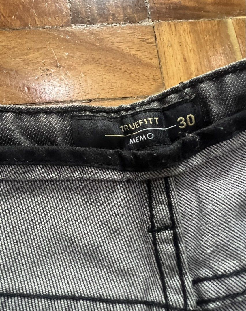 Memo jeans authentic (Category: Jeans) located in Manila. Submitted by dos05 (Listing ID 1448754971, Image 3). Description: 100% authentic bought brand new Not thrifted orig price 2k Used once only No issues whatsoever 10/10 condition Charcoal gray color Actual dimension in inches Waist 32 Length 38.5 Hem 7 Qc area Shipping via grab or lalamove saver .