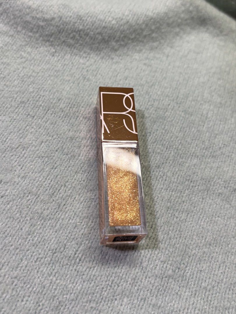 Mini NARS Afterglow Lip Oil (Category: Makeup) located in Navotas City. Submitted by peetamellark16 (Listing ID 1448836283, Image 1). Description: Shade: A-Lister Purchased: End of 2024.