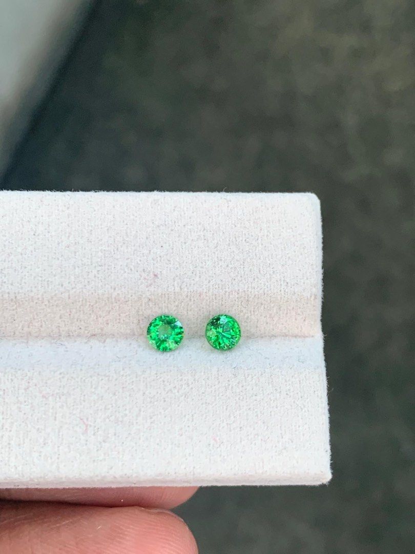 Natural Tsavorite with certificate upon purchase Jul 10 (Category: Precious Stones) located in Valenzuela. Submitted by lablancos (Listing ID 1448714715, Image 3). Description: .