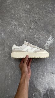 (Kategori: ) berada di . Dikirim oleh di.sepatuin (ID iklan 1448766757, Gambar 1). Deskripsi: .