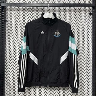 (Category: ) located in . Submitted by calcio_sport_jersey (Listing ID 1448887671, Image 1). Description: .
