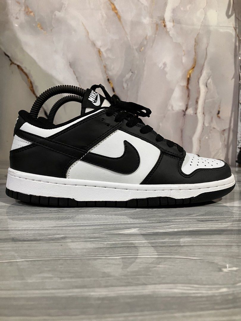 NIKE DUNK LOW PANDA SNEAKERS SIZE 6.5 MEN (Category: Sneakers) located in General Mariano Alvarez. Submitted by adonid (Listing ID 1448749446, Image 1). Description: NIKE DUNK LOW PANDA SNEAKERS BRAND NEW CONDITION NO BOX SIZE 6.5 MEN.