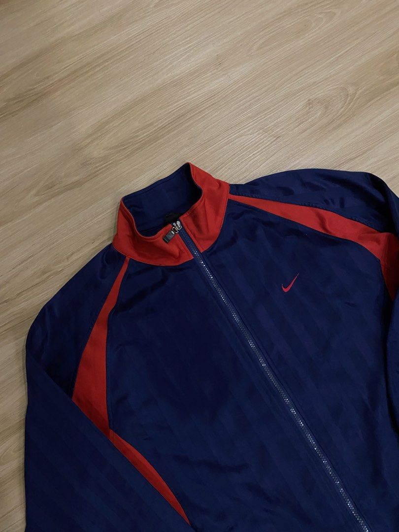 Nike Jacket (Category: Coats, Jackets and Outerwear) located in Bayan Lepas. Submitted by theheist.store (Listing ID 1448802228, Image 2). Description: ✅Available✅ Nike Jacket Size : XL Pit: 23inch Length:28inch Condition: 9.9/10 Price : Rm60 free postage 📲01110514604 to purchase #theheiststore M .