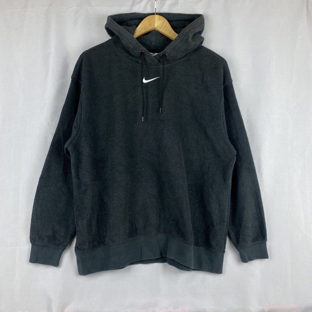 Ni-ke Midswoosh Sherpa Pullover Hoodie (Category: Hoodies) located in Trece Martires City. Submitted by butfirst.thrift (Listing ID 1448842032, Image 1). Description: 🛒: 𝐀𝐕𝐀𝐈𝐋𝐀𝐁𝐋𝐄 📦: Ni-ke Midswoosh Sherpa Pullover Hoodie 𝐒𝐈𝐙𝐄: Large (23width x 26length) 𝐂𝐎𝐋𝐎𝐑 𝐑𝐀𝐓𝐄: 8.5/10 𝐂𝐎𝐍𝐃𝐈𝐓𝐈𝐎𝐍: Good 𝐈𝐒𝐒𝐔𝐄: Slightly Fade Heavy cloth & Comfy (𝐌)𝐢𝐧𝐞: ₱𝟕𝟗𝟗 negotiable.