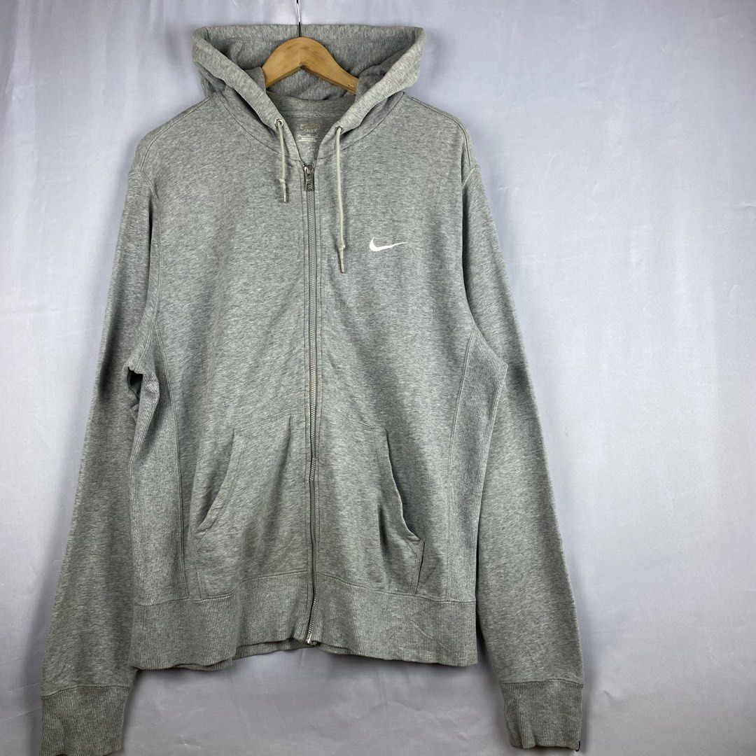 Nike Sideswoosh Zip Up Hoodie (Category: Hoodies) located in Trece Martires City. Submitted by butfirst.thrift (Listing ID 1448846477, Image 2). Description: 🛒:𝐀𝐕𝐀𝐈𝐋𝐀𝐁𝐋𝐄 📦: Nike Sideswoosh Zip Up Hoodie 𝐒𝐈𝐙𝐄: XXL (23width x 28length) 𝐂𝐎𝐋𝐎𝐑 𝐑𝐀𝐓𝐄: 9/10 𝐂𝐎𝐍𝐃𝐈𝐓𝐈𝐎𝐍: Good 𝐈𝐒𝐒𝐔𝐄: Stains (Washable) Authentic & Lightweight (𝐌)𝐢𝐧𝐞: ₱𝟔𝟎𝟎 .