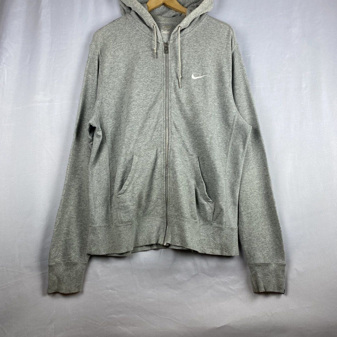 Nike Sideswoosh Zip Up Hoodie (Category: Hoodies) located in Trece Martires City. Submitted by butfirst.thrift (Listing ID 1448846477, Image 3). Description: 🛒:𝐀𝐕𝐀𝐈𝐋𝐀𝐁𝐋𝐄 📦: Nike Sideswoosh Zip Up Hoodie 𝐒𝐈𝐙𝐄: XXL (23width x 28length) 𝐂𝐎𝐋𝐎𝐑 𝐑𝐀𝐓𝐄: 9/10 𝐂𝐎𝐍𝐃𝐈𝐓𝐈𝐎𝐍: Good 𝐈𝐒𝐒𝐔𝐄: Stains (Washable) Authentic & Lightweight (𝐌)𝐢𝐧𝐞: ₱𝟔𝟎𝟎 .