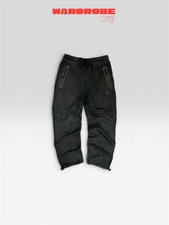 (Category: ) located in . Submitted by wardrobecity (Listing ID 1448813858, Image 1). Description: .