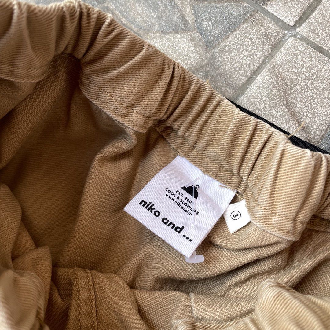 Niko And… - Cropped Wide Pants (Category: Jeans) located in Imus. Submitted by damntithabit (Listing ID 1448738116, Image 2). Description: Niko And… - Cropped Wide Pants In great condition. In Khaki Tagged As 3 Waist”26/34 Length”31 Rise”18 Thigh”16.5 Leg Opening”11 .
