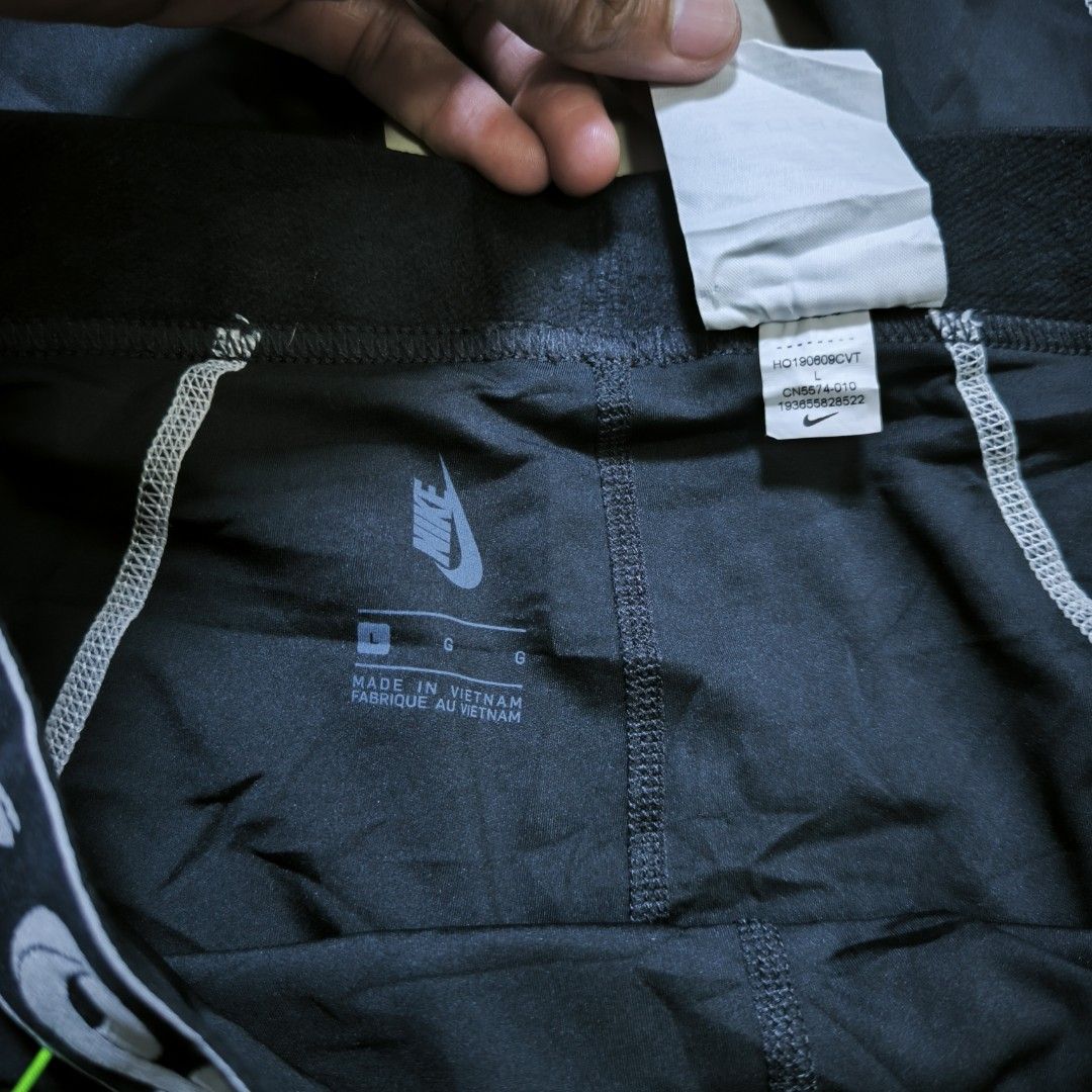 Offwhite x Nike Running tights Large (Category: Activewear) located in Guimba. Submitted by naztystuff (Listing ID 1448719744, Image 3). Description: size large 14x31.5 Excellent No flaws.