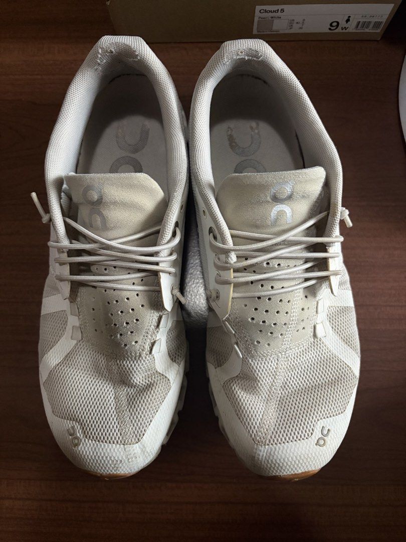 On cloud 5 (Category: Sneakers) located in Subic. Submitted by khaixxvii (Listing ID 1448740037, Image 1). Description: Authentic with box! Cloud 5 Size 9 Used :) Defect: madumi lang and sa isang side need lang padikitan ung isang side. Tinatamad na kasi ako padikitan since hindi ko na rin nagagamit. Rfs: decluttering also .