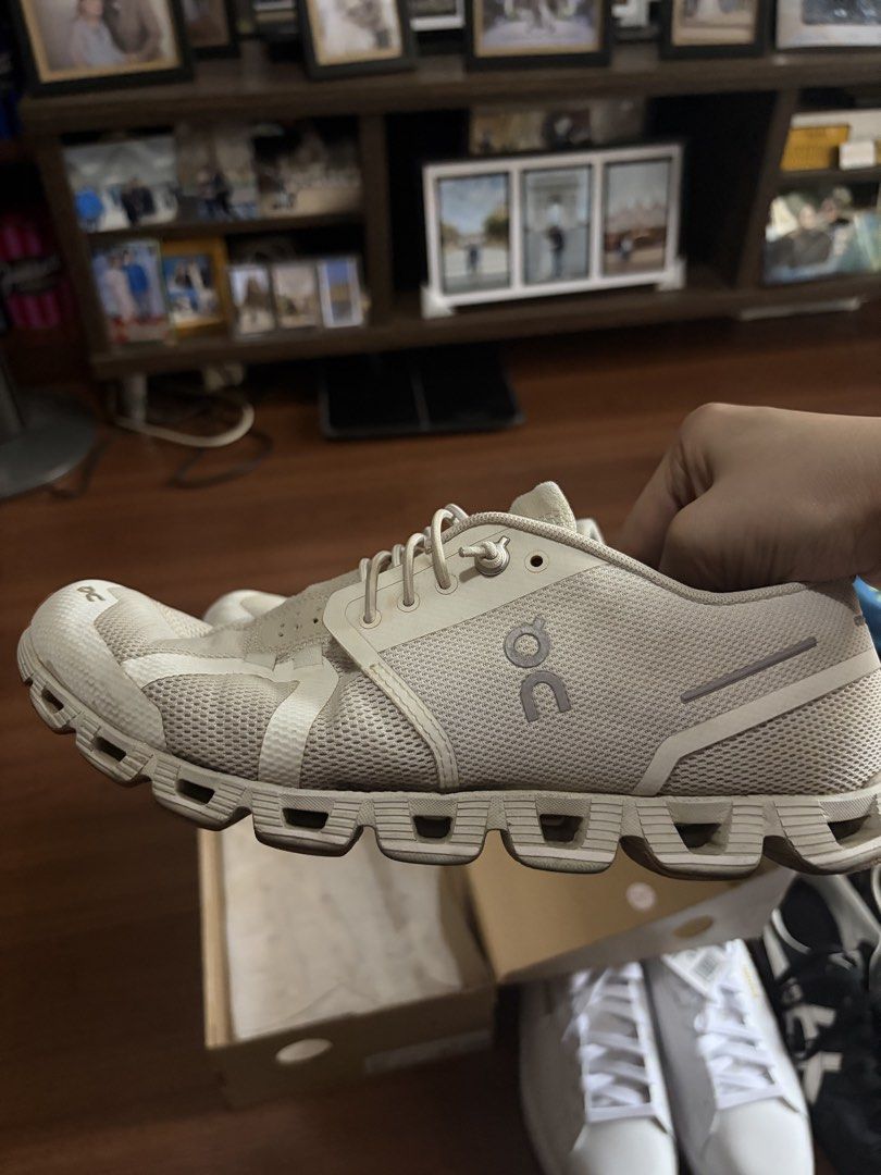 On cloud 5 (Category: Sneakers) located in Subic. Submitted by khaixxvii (Listing ID 1448740037, Image 2). Description: Authentic with box! Cloud 5 Size 9 Used :) Defect: madumi lang and sa isang side need lang padikitan ung isang side. Tinatamad na kasi ako padikitan since hindi ko na rin nagagamit. Rfs: decluttering also .