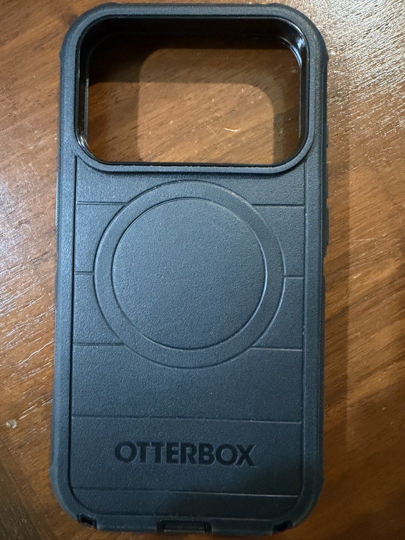 Otterbox Defender Iphone 17 Pro (Category: Cases & Sleeves) located in Cavite. Submitted by carizhai (Listing ID 1448841490, Image 2). Description: - Brand: Otterbox; US-bought ($75) - Model: Defender Series - Compatible with: iPhone 17 Pro - Protection: Military-grade drop protection (7X as many drops as military standard) - Design: Rugged, multi-layer defense - Features: Inner lining, outer shell, port covers (implied by design) - Condition: Ex